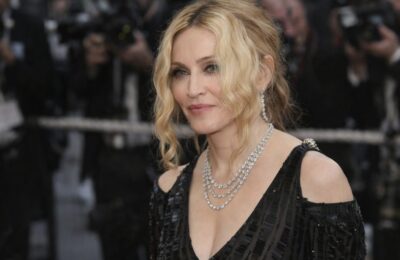 Madonna a sărbătorit 68 de ani printr-o vizită discretă la mănăstirile din Meteora