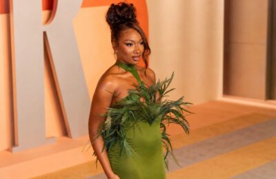 Megan Thee Stallion anunță „Tina Tuesday Freestyle” după teaserul filmat pe o mașină portocalie