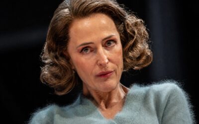 Gillian Anderson joacă rolul Marthei într-un spectacol de 3 ore și 20 de minute, programat până la 19 decembrie