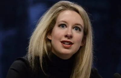Errol Morris ar putea publica două ore de interviu cu Elizabeth Holmes, filmate la apogeul Theranos